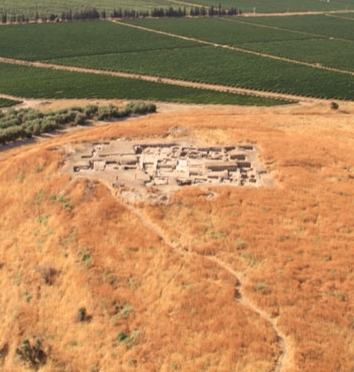 A panoramic view of the tell in 2010 shows the completely excavated complex (Archaeological Institute of America)